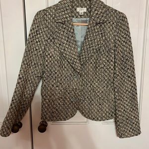 Ann Taylor woman’s boucle blazer in cream and brown with light blue.